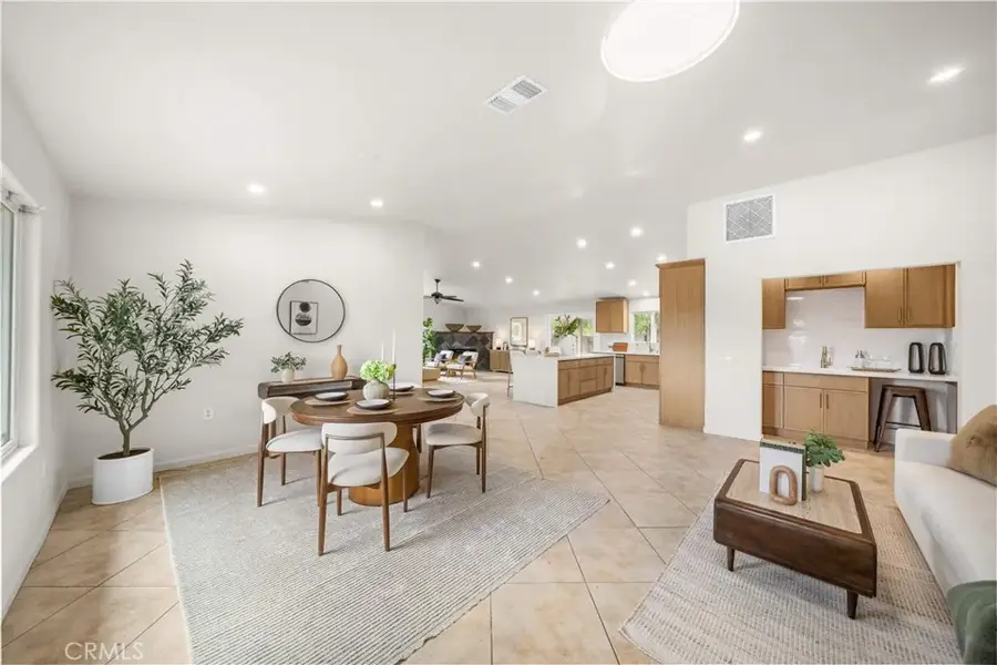 291 Hillandale Court, Riverside, CA 92507 - #3
