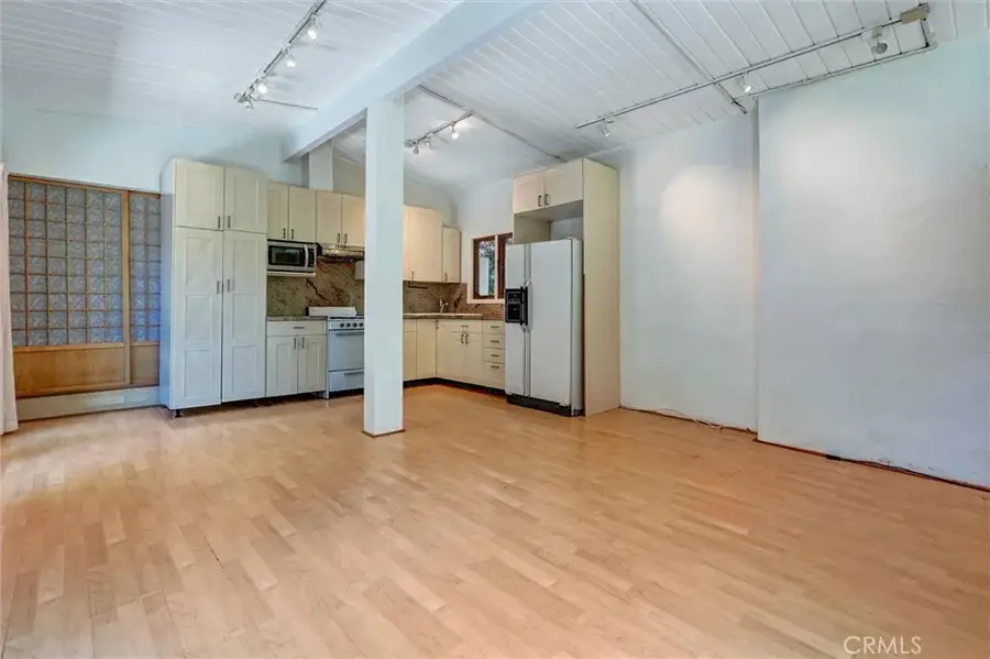 9837 Easton, Beverly Hills, CA 90210 - #3