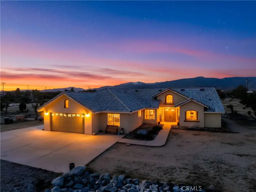 1825 Smoke Tree, Pinon Hills, CA 92372 - #1