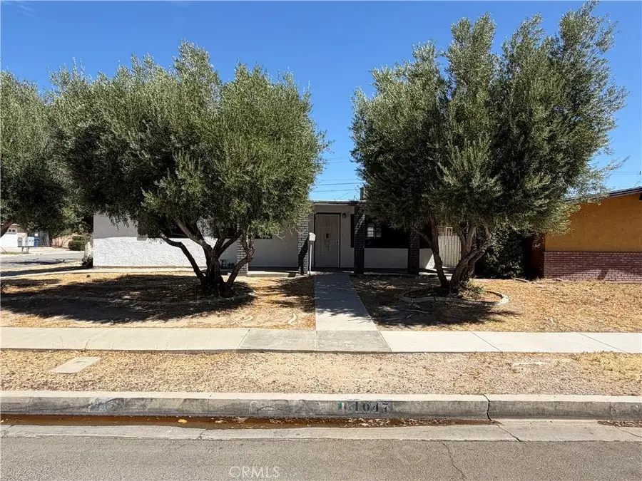 1047 W Avenue H6, Lancaster, CA 93534 - #2