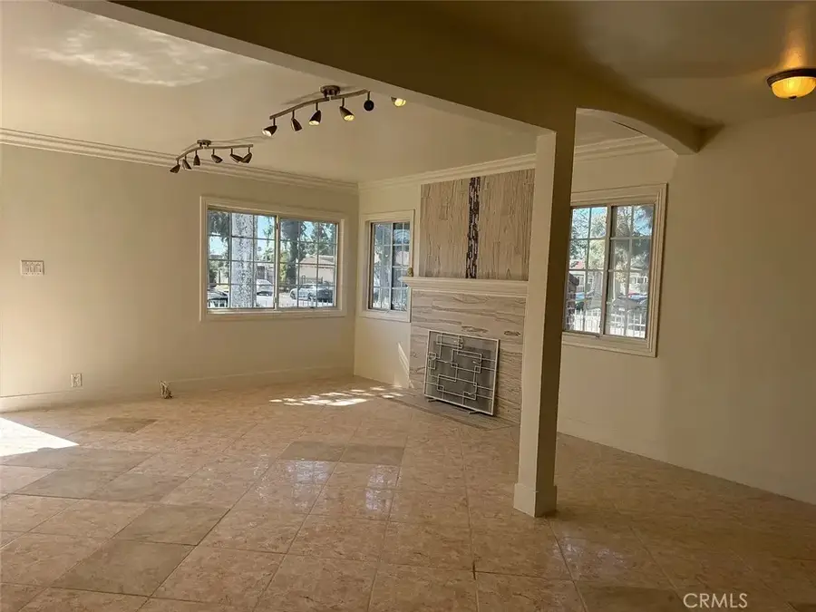 2101 S Sycamore, Santa Ana, CA 92707 - #2