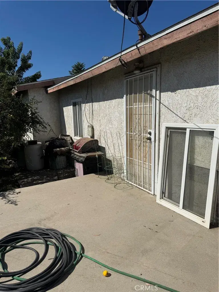 174 E 11th, Perris, CA 92570 - #3