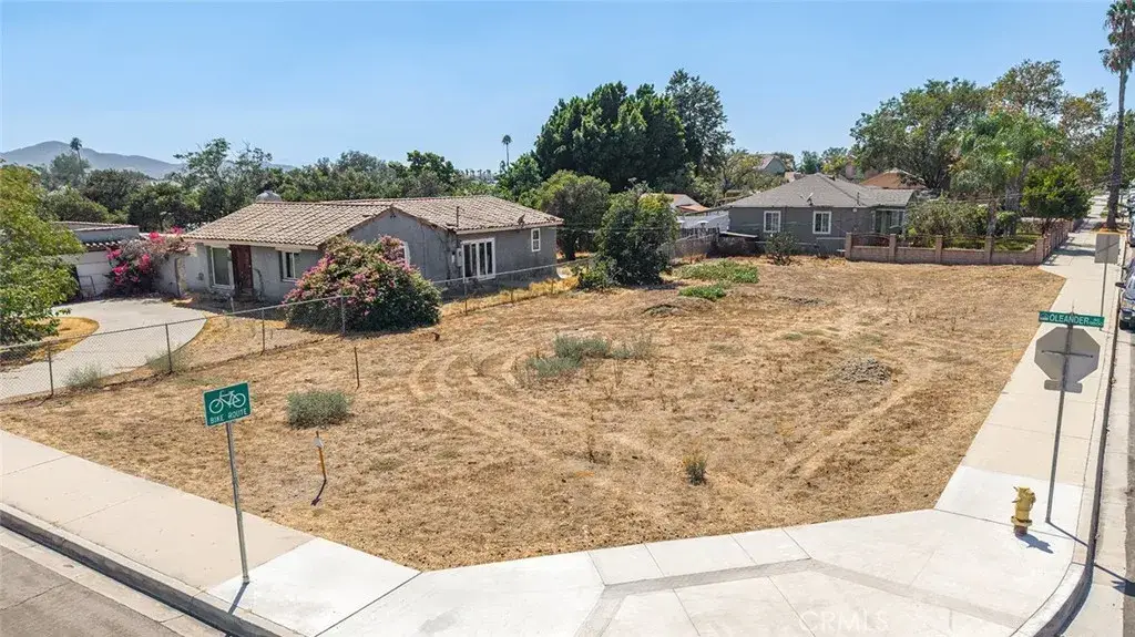 9860 Oleander, Fontana, CA 92335 - #1