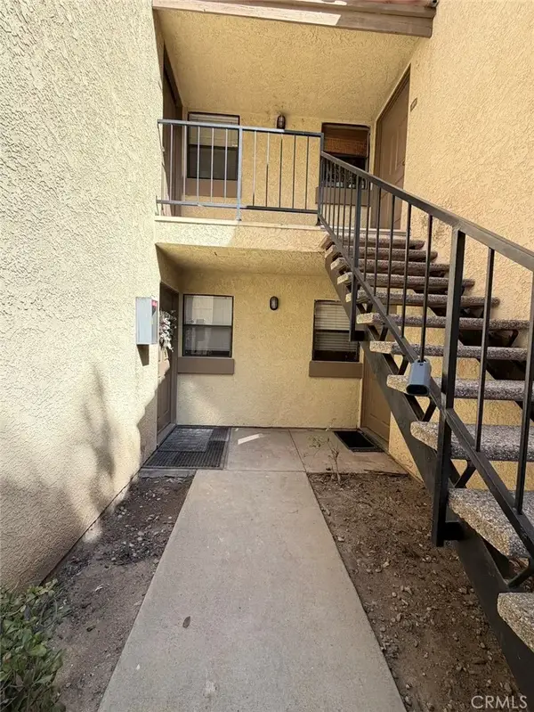 1144 W Blaine #102, Riverside, CA 92507