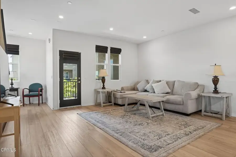 302 Marlee Lane, Camarillo, CA 93012 - Image #2