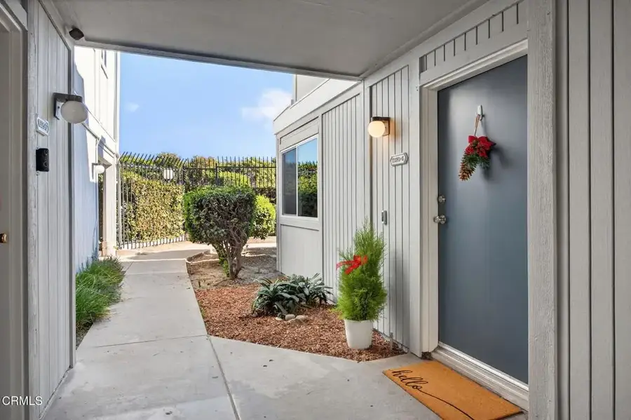 1320 San Simeon Court #4, San Buenaventura Ventura, CA 93003 - Image #2