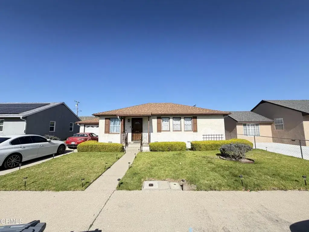 225 W Iris Street, Oxnard, CA 93033 - Image #1