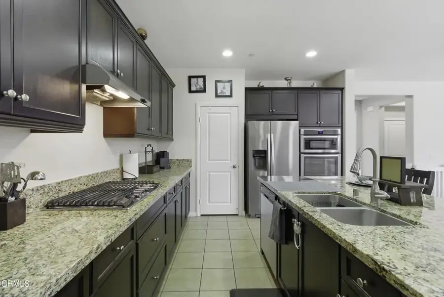 5018 Gleaming Gem Way, Bakersfield, CA 93313 - #2