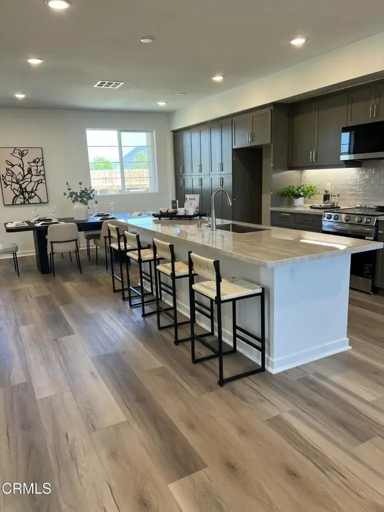 551 Via Vallarta, Camarillo, CA 93012 - #1