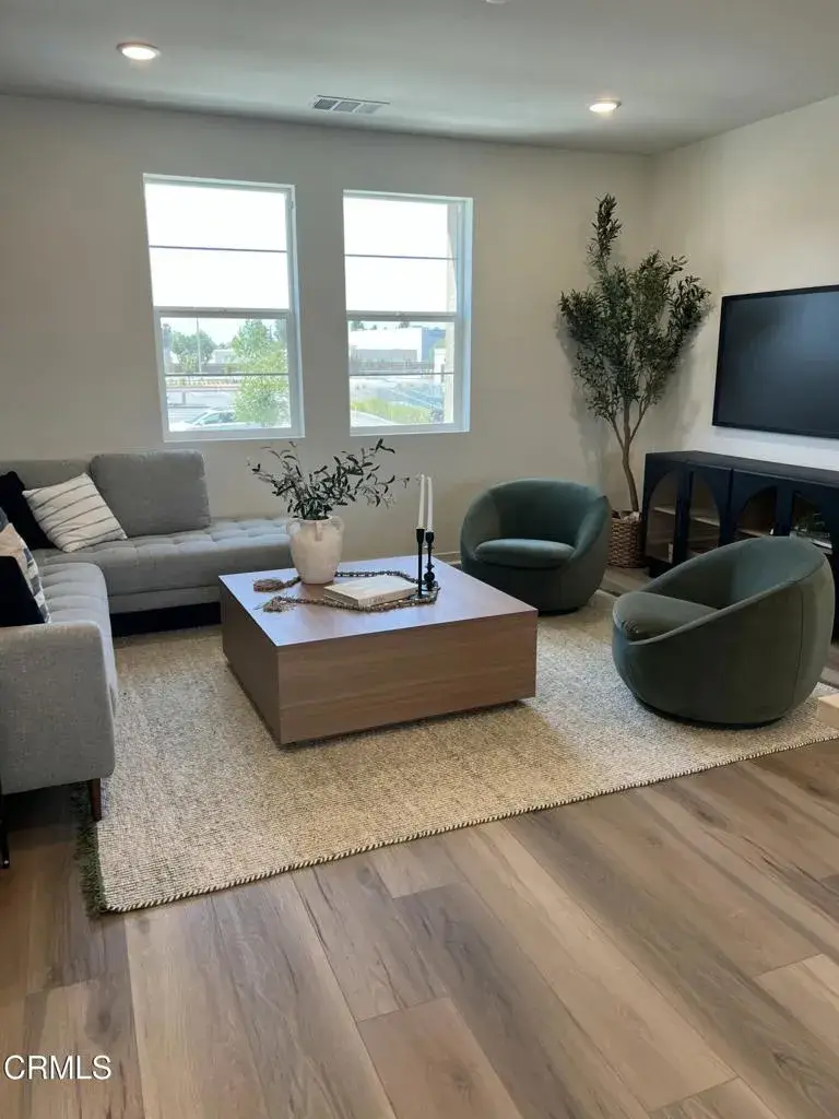551 Via Vallarta, Camarillo, CA 93012 - #3