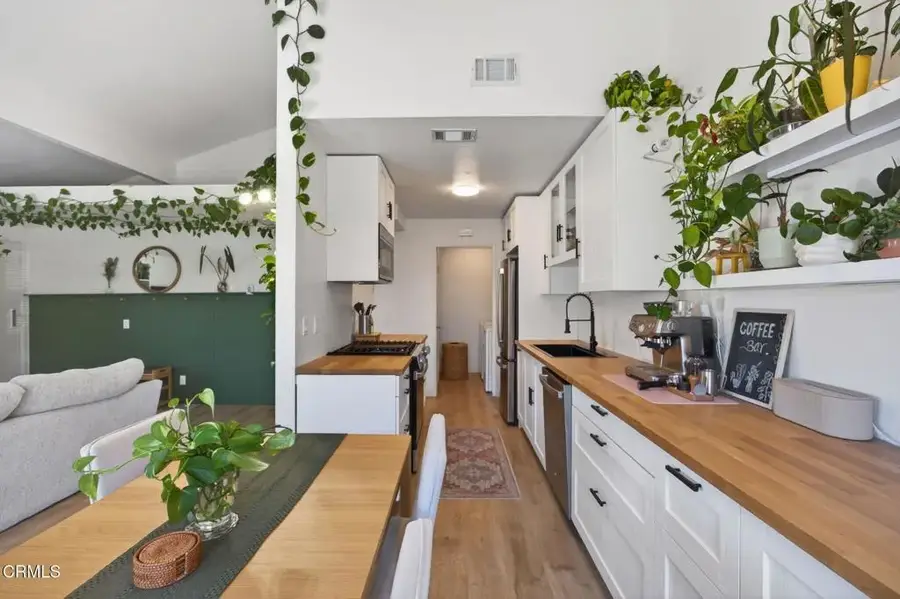 262 W Vineyard Avenue, Oxnard, CA 93036 - #2