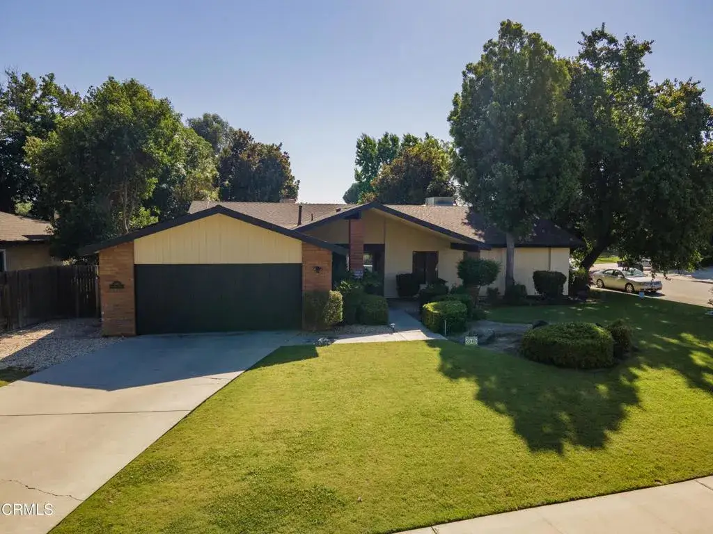 2601 Barrington Street, Bakersfield, CA 93309 - #1