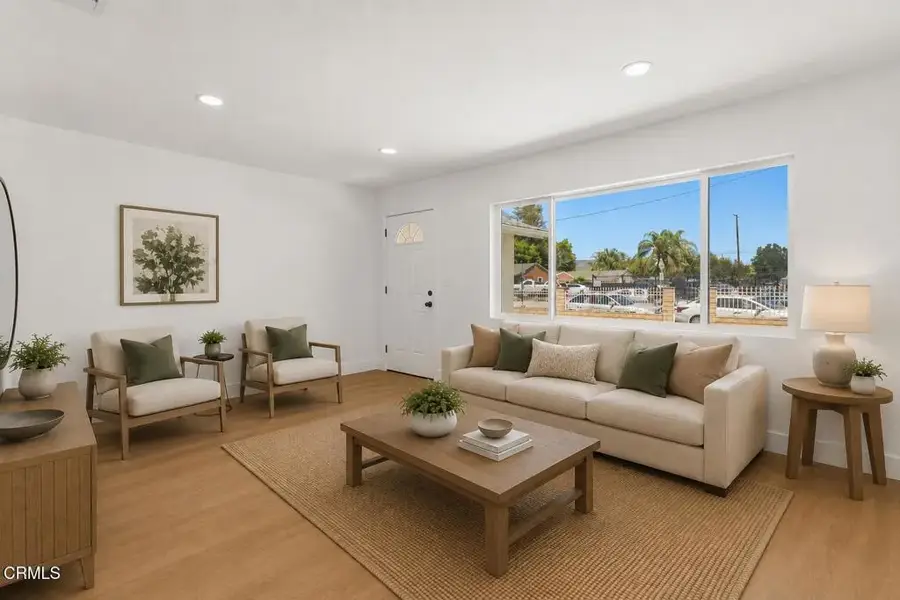 22016 Schoolcraft Street, Canoga Park, CA 91303 - #3