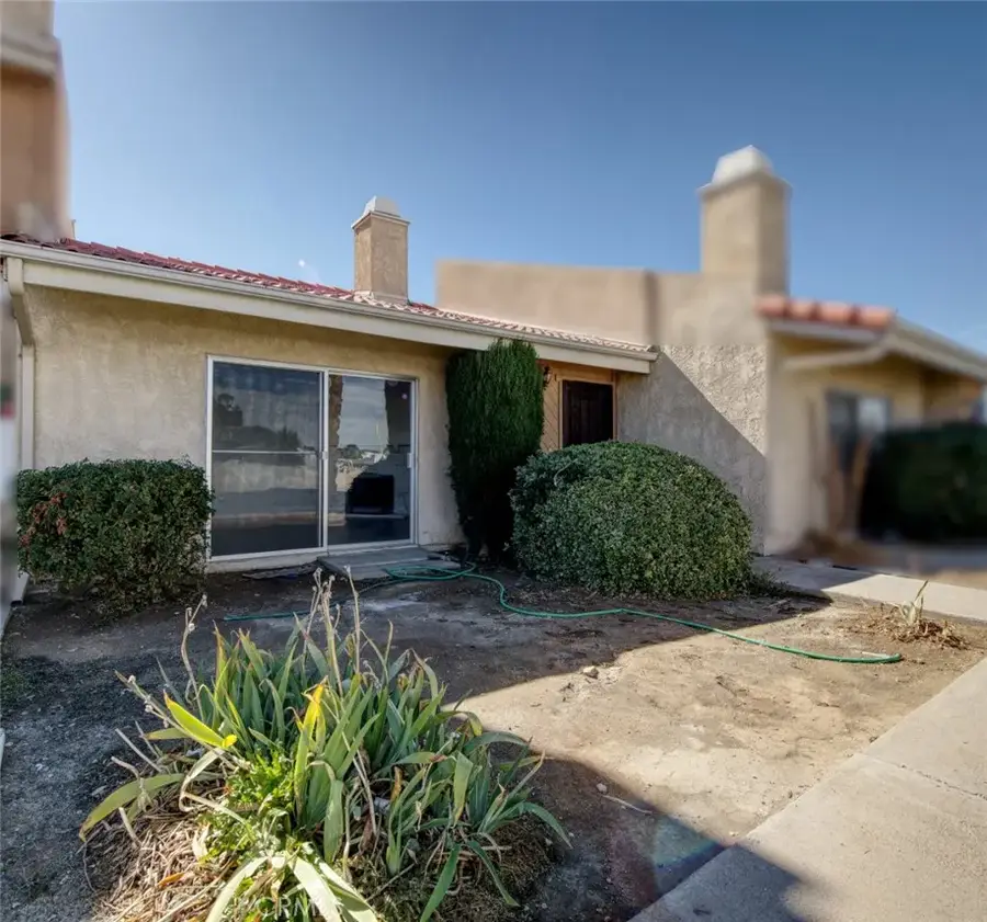 16465 Green Tree, Victorville, CA 92395 - Image #2