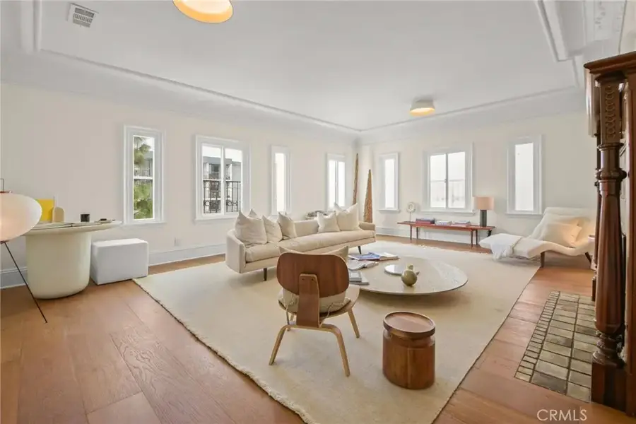 322 S Kingsley Drive, Los Angeles, CA 90020 - Image #2