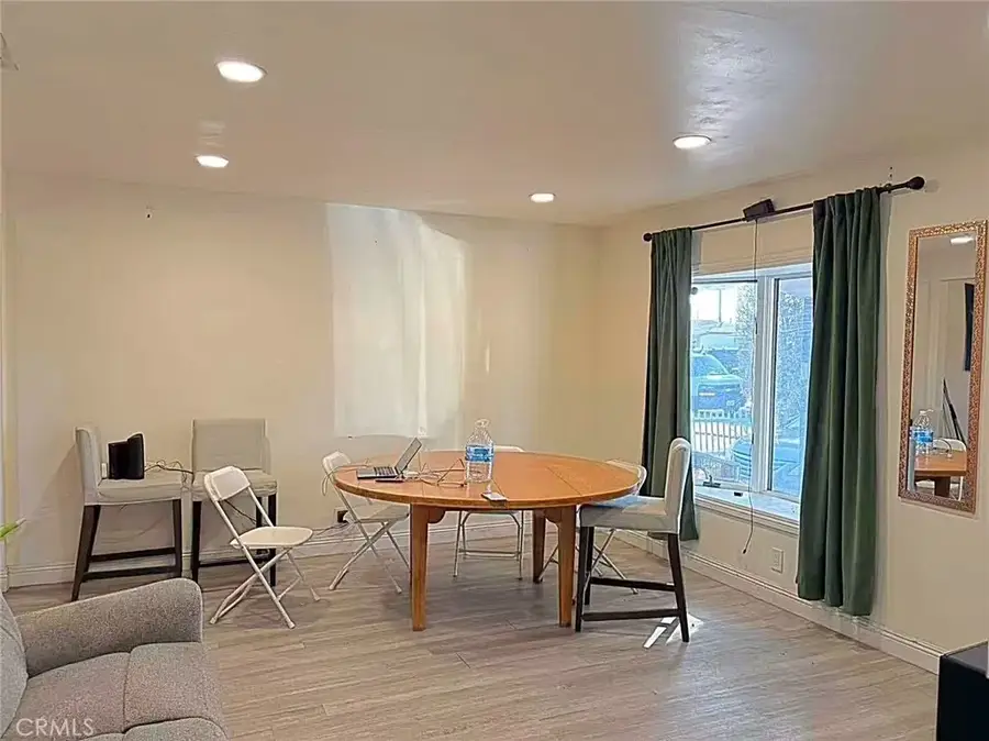 1105 E Walnut, Fullerton, CA 92831 - Image #2