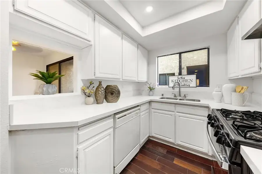 1024 S Marengo #6, Alhambra, CA 91803 - Image #2