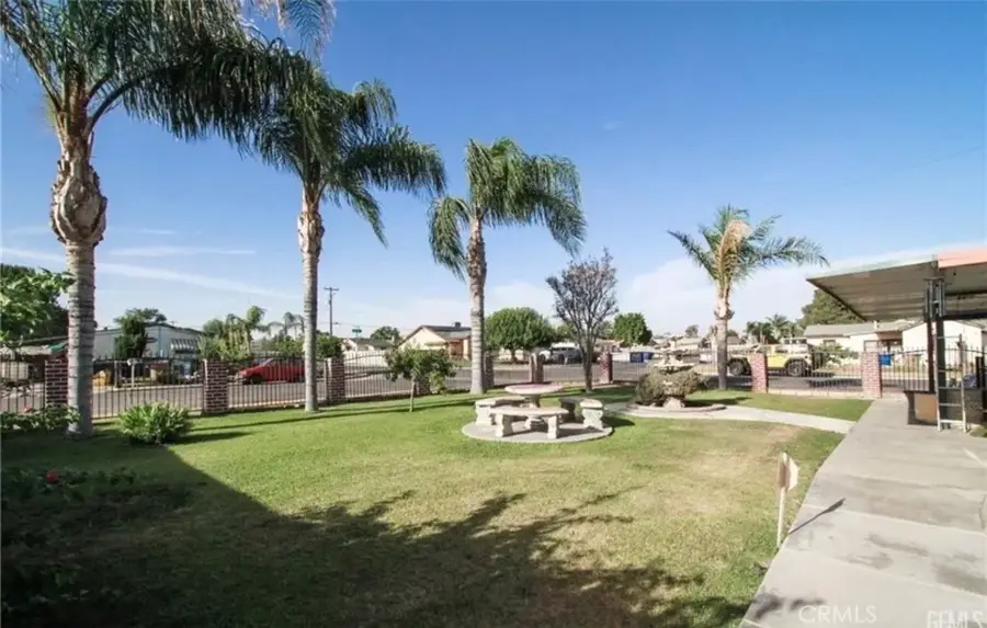 1901 Sunshine Ave, Bakersfield, CA 93307 - Image #3