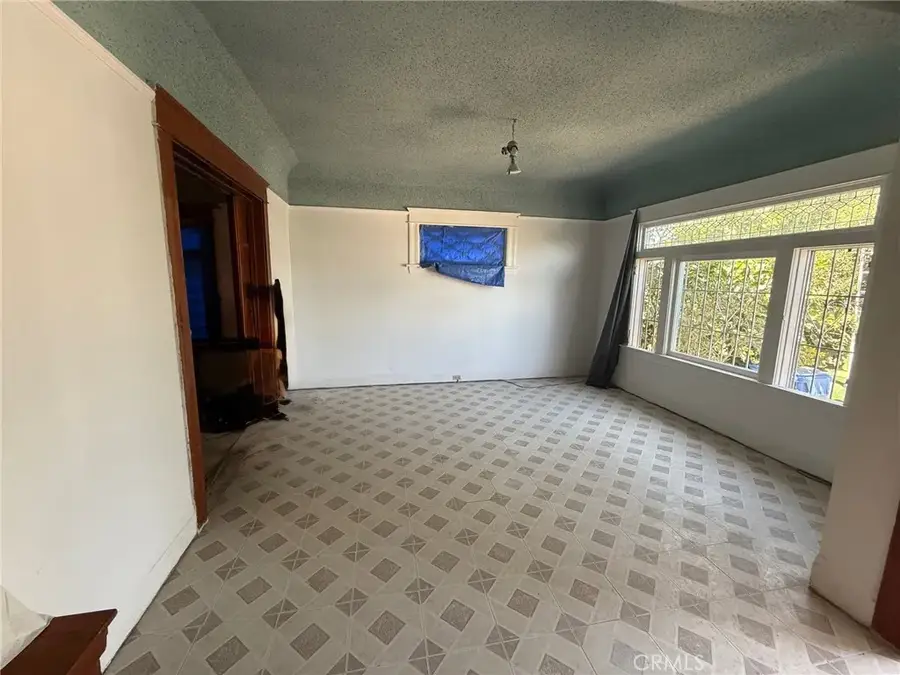 860 W 54th, Los Angeles, CA 90037 - Image #2
