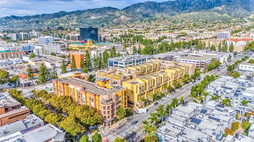 201 E Angeleno Avenue #206, Burbank, CA 91502 - Image #1
