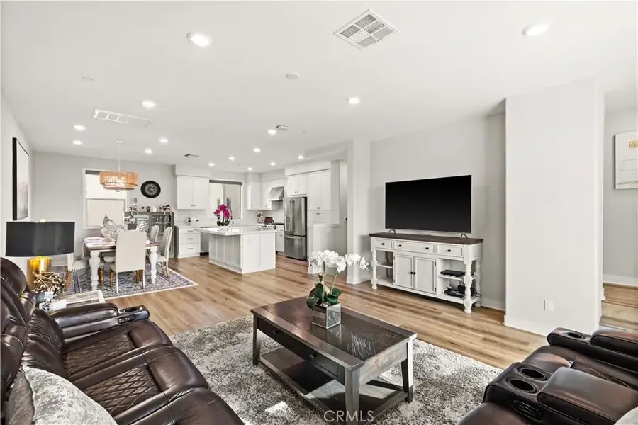 202 Keeper, Irvine, CA 92618 - Image #3