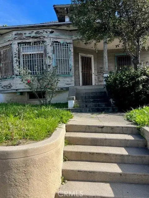 714 E Kensington Road, Los Angeles, CA 90026