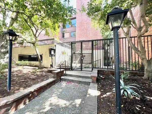 700 S Lake Avenue #111, Pasadena, CA 91106