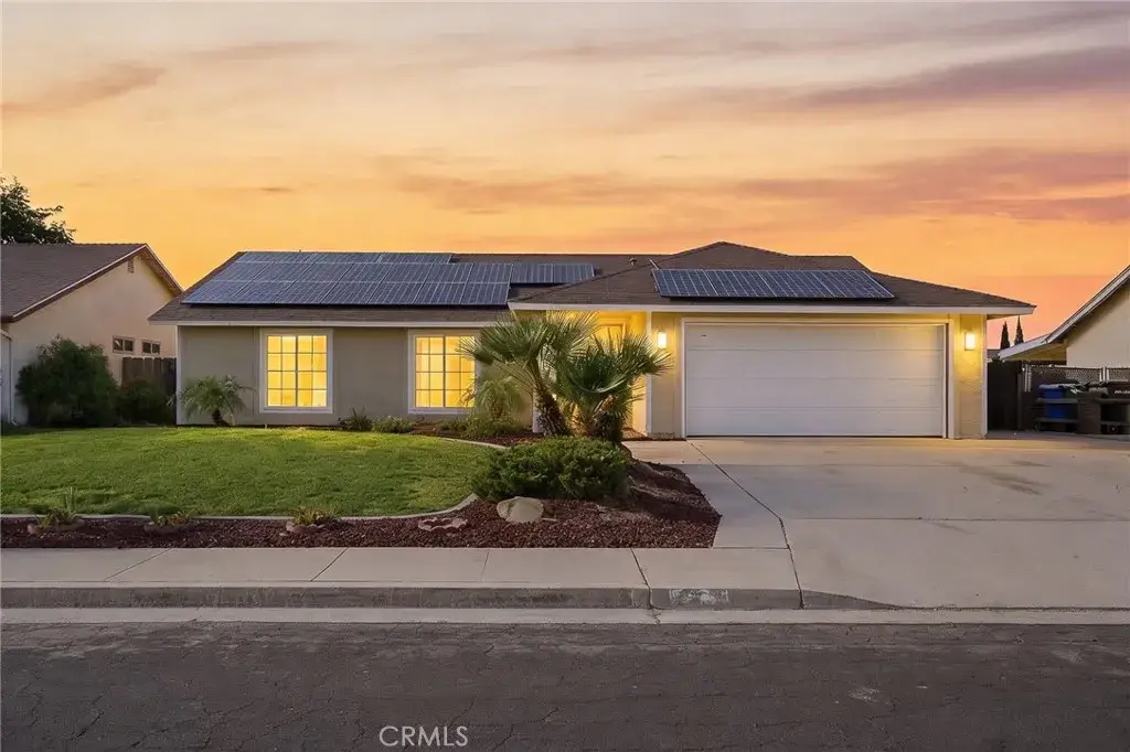 956 Clover, Hanford, CA 93230 - #1
