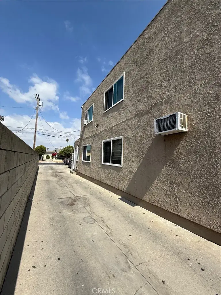 6924 Gentry, North Hollywood, CA 91605 - #2