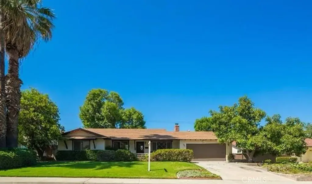 556 W Campus View, Riverside, CA 92507 - #1