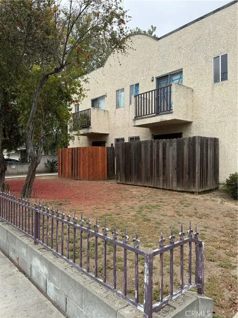 7419 Tampa, Reseda, CA 91335 - #2