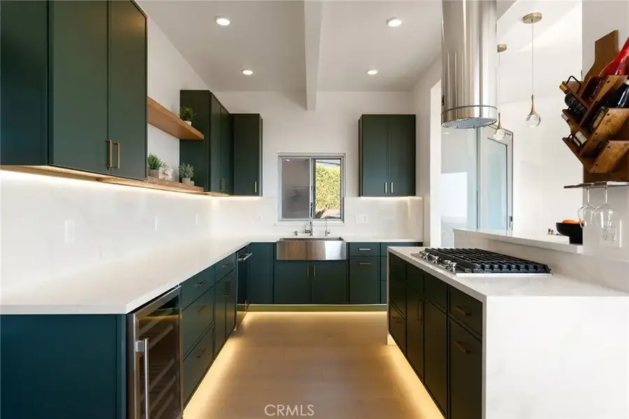 5675 Spreading Oak Dr, Los Angeles, CA 90068 - #3
