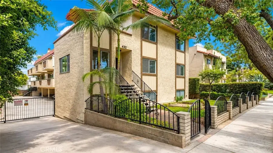 432 S Oak Knoll Avenue #4, Pasadena, CA 91101 - #2