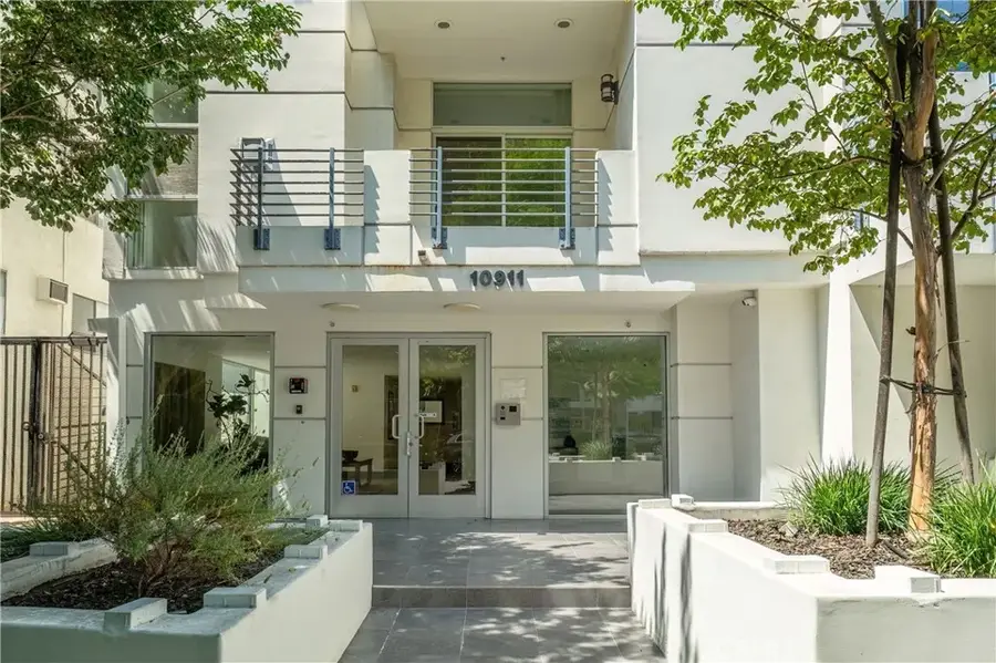 10911 Wellworth #1A, Los Angeles, CA 90024 - #2