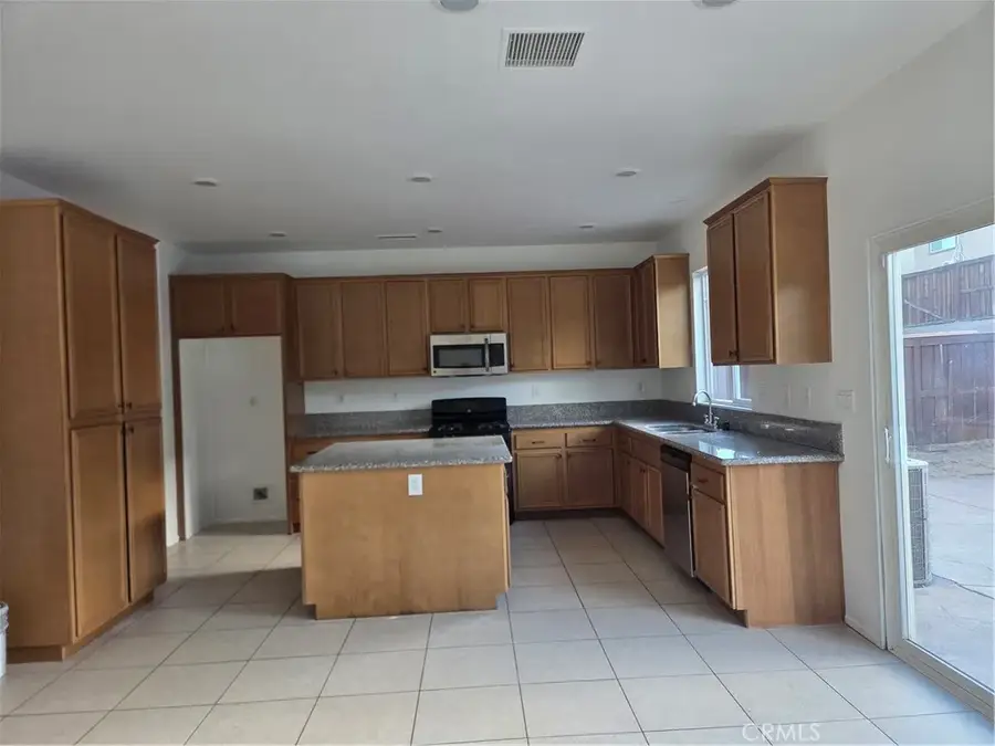 10266 Susan, Hesperia, CA 92345 - #3