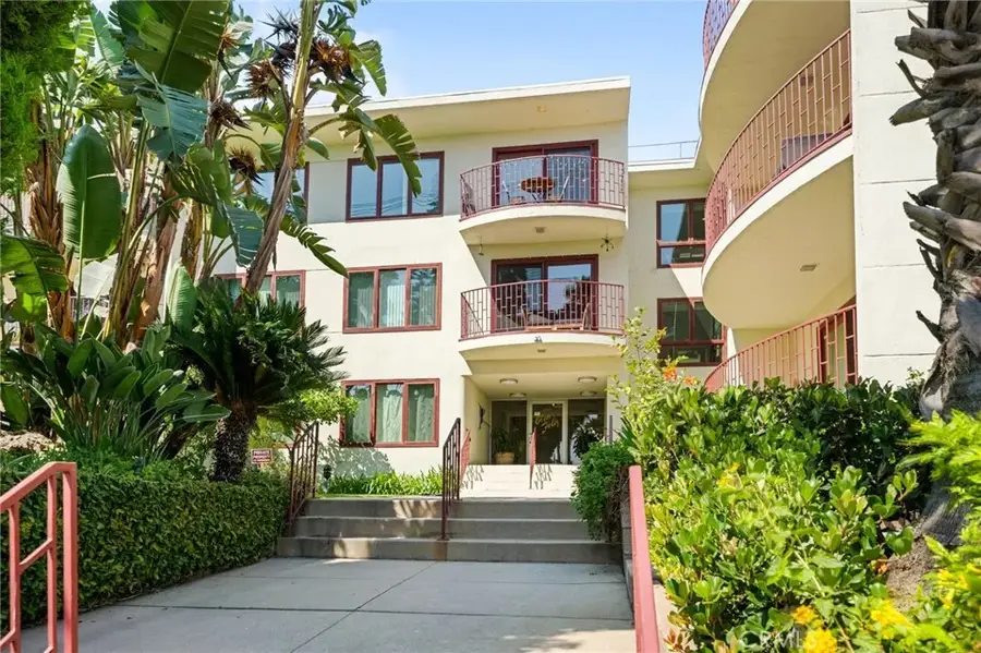 3407 Huxley Street #39, Los Angeles, CA 90027 - #2