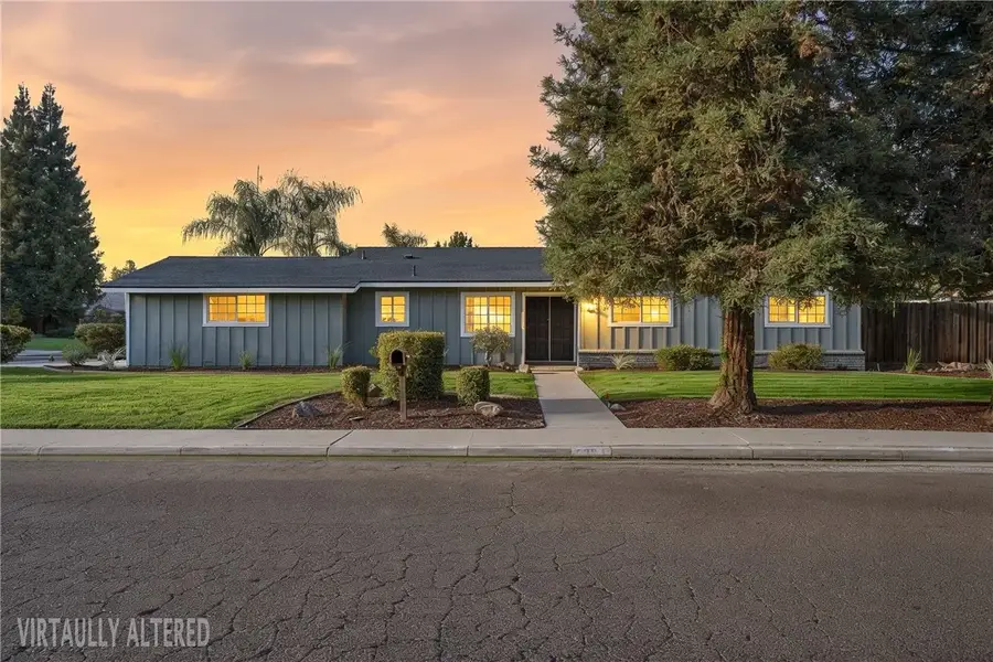 626 W Dorothea, Visalia, CA 93277 - #2