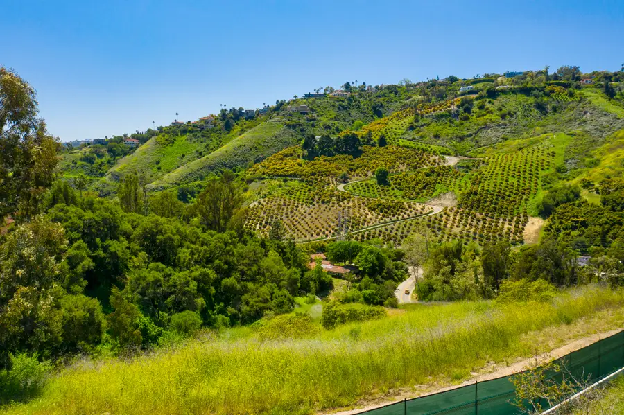 557 Sycamore Vista Road, Santa Barbara, CA 93108 - Image #2