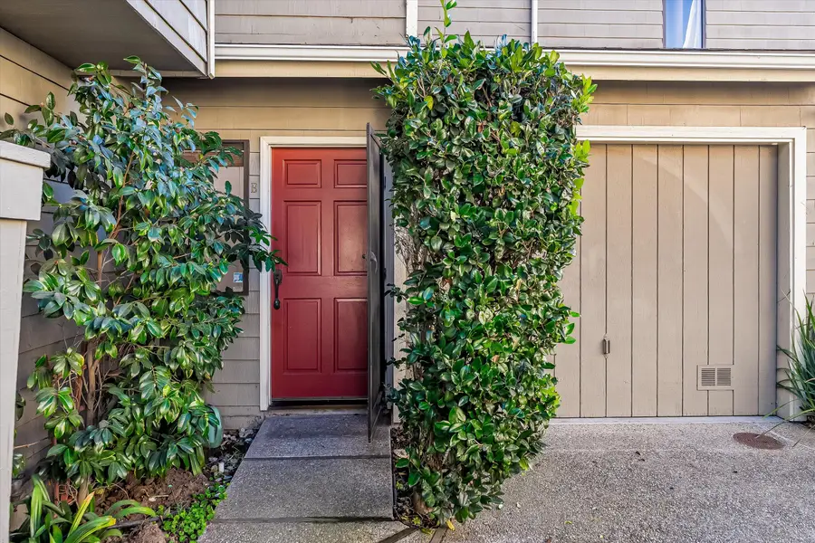 522 W Victoria Street #B, Santa Barbara, CA 93101 - Image #2