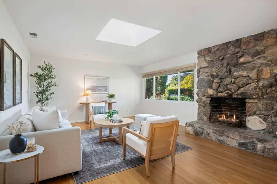 918 Crestwood Drive, Santa Barbara, CA 93105 - Image #2