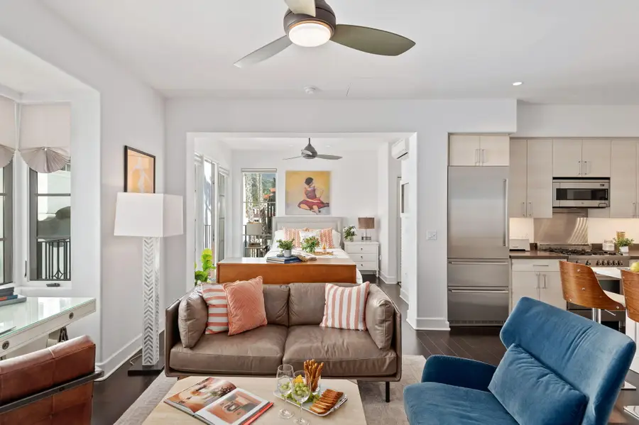18 W Victoria Street #Apt 303, Santa Barbara, CA 93101 - #2