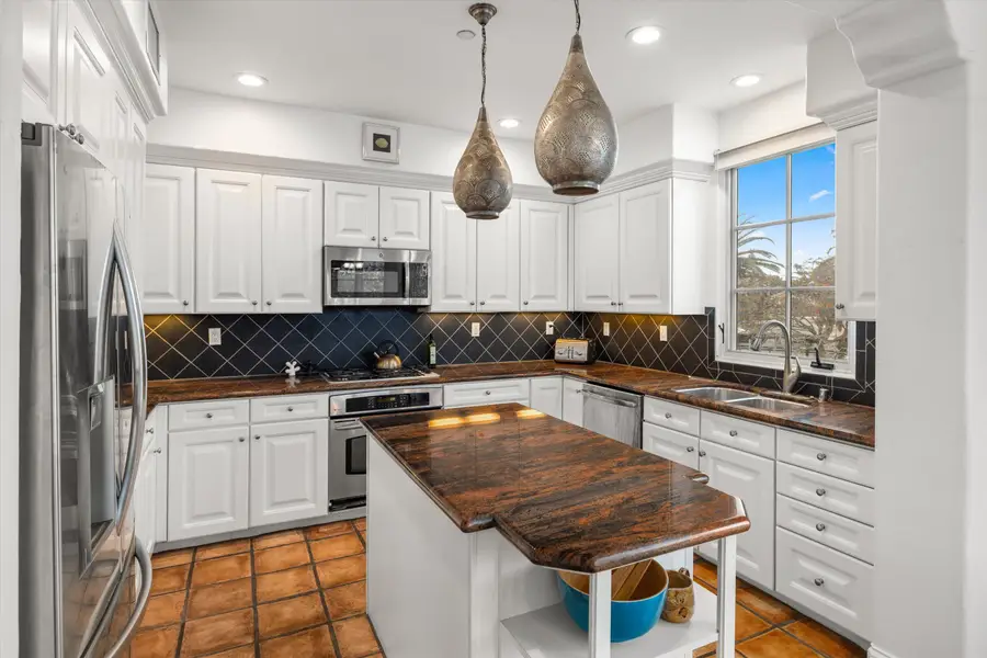 220 Santa Barbara Street #D, Santa Barbara, CA 93101 - #3