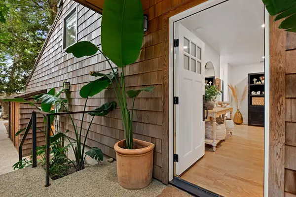 1307 Clifton Street #B, SANTA BARBARA, CA 93103