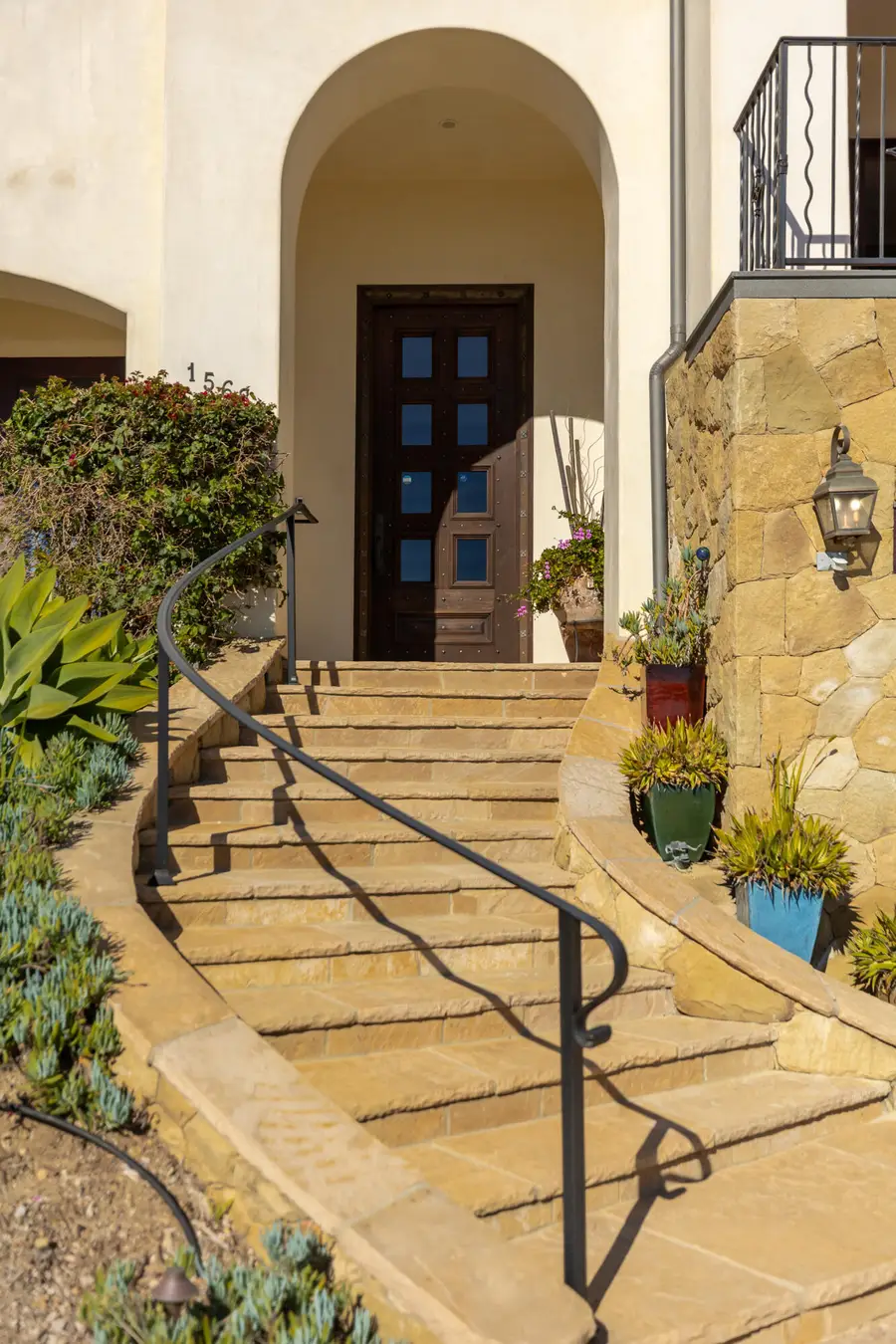 1568 La Vista Del Oceano, Santa Barbara, CA 93109 - Image #2