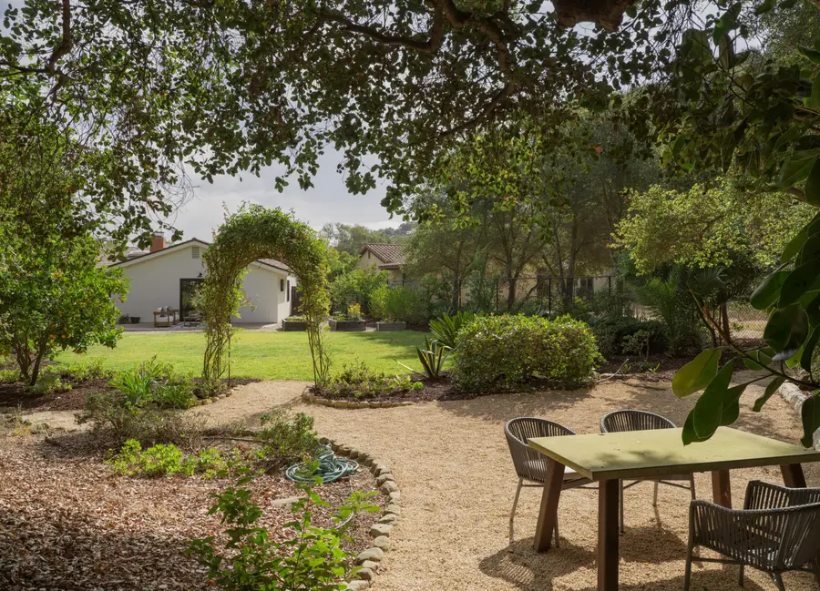1102 Plaza Del Monte, Santa Barbara, CA 93101 - #3