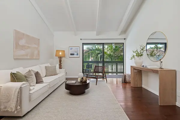 29 Dearborn Place #Apt 16, GOLETA, CA 93117