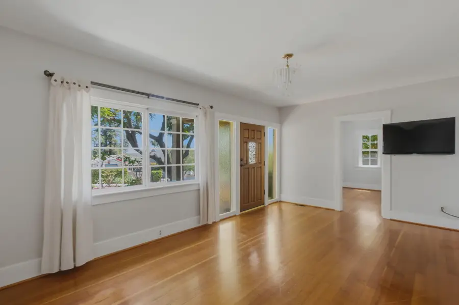 1419 Carpinteria Street, Santa Barbara, CA 93103 - #3