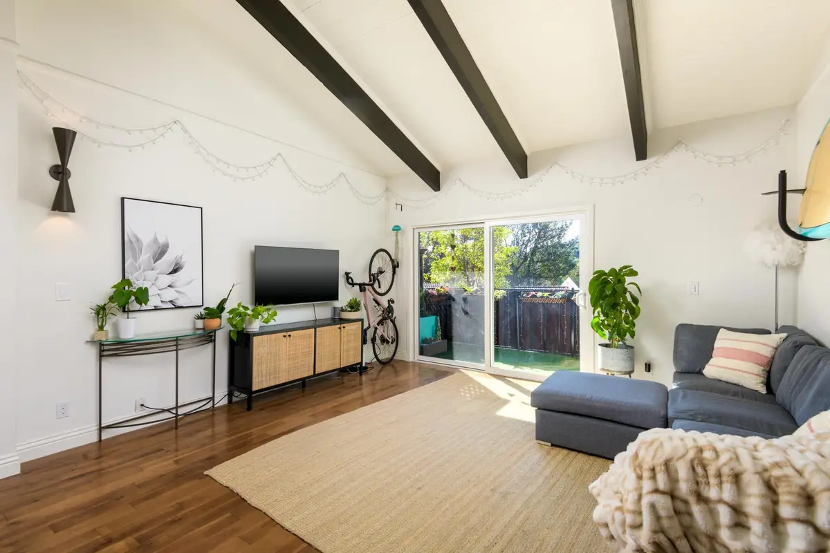 856 Highland Drive #Apt 4, Santa Barbara, CA 93109 - #1