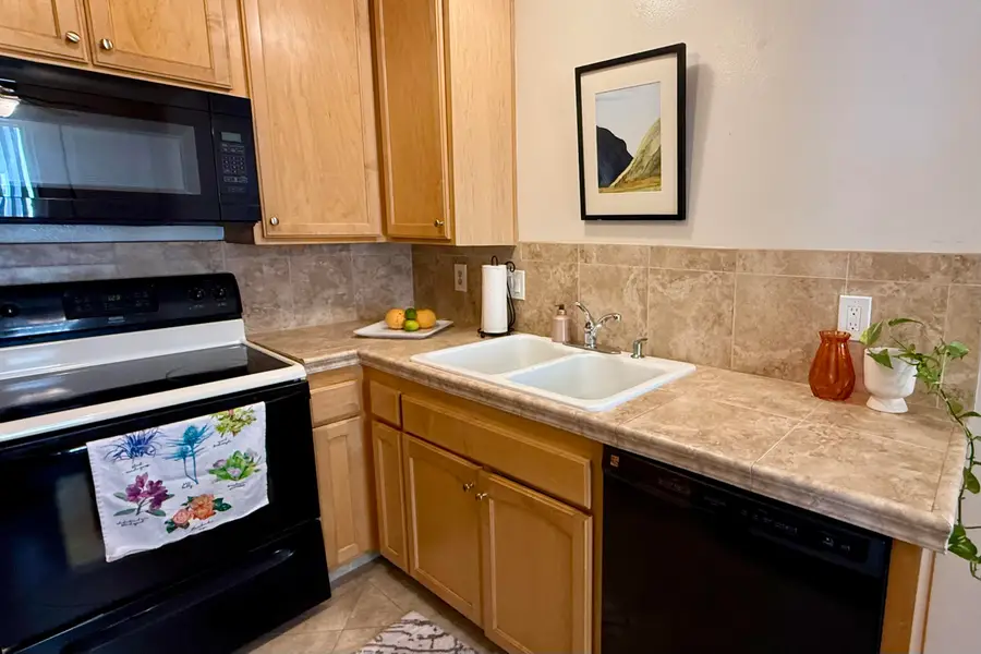 43 Dearborn Place #52, Goleta, CA 93117 - #2