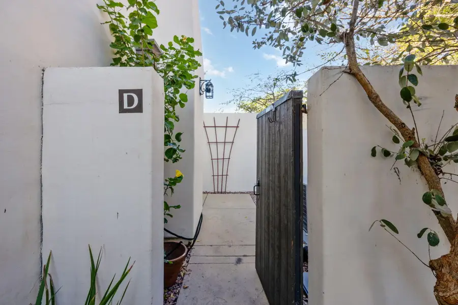 218 Santa Barbara Street #D, Santa Barbara, CA 93101 - #3